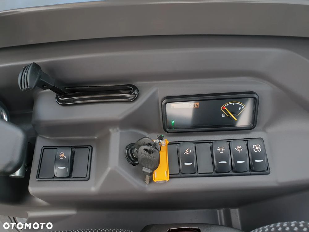 Volvo ECR25D NOWA DOSTĘPNA OD RĘKI, SZYBKOZŁĄCZE, DŁUGIE RAMIĘ, OBRÓT W OBRYSIE - 15