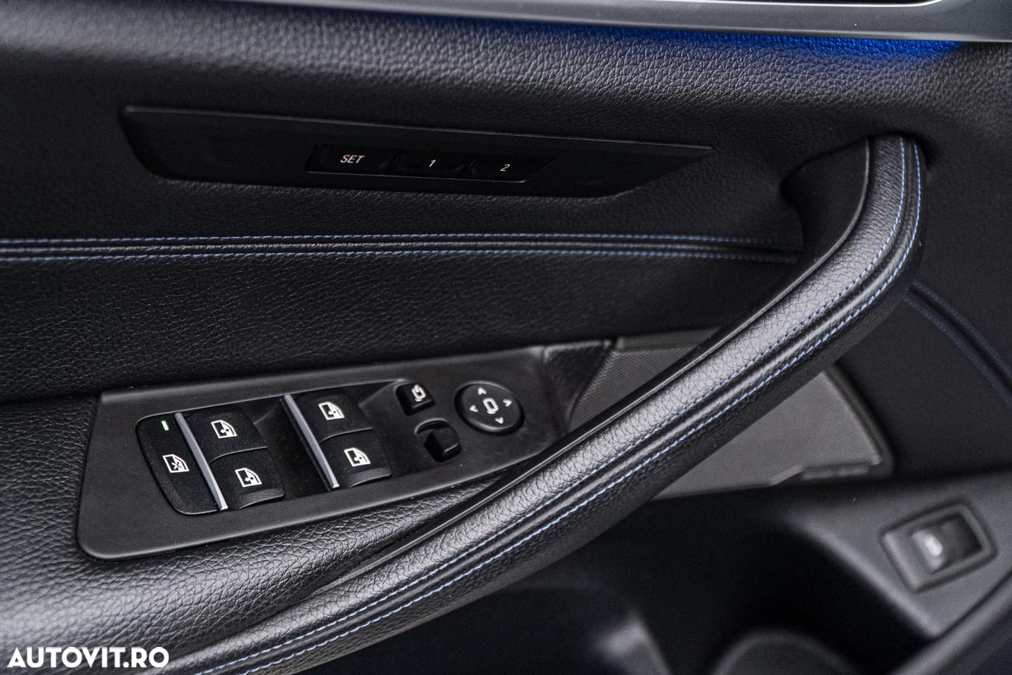 BMW Seria 5 540i AT - 26