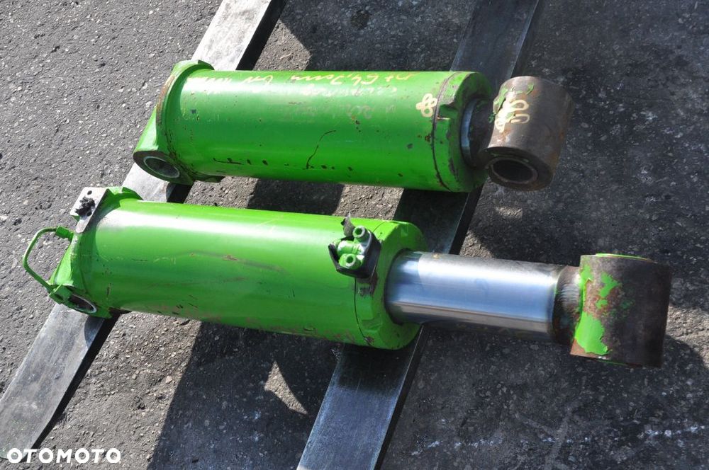 SIŁOWNIK HYDRAULICZNY MERLO DŁ. 54,7 CM - 2