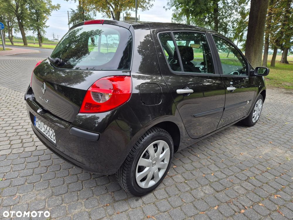 Renault Clio - 7