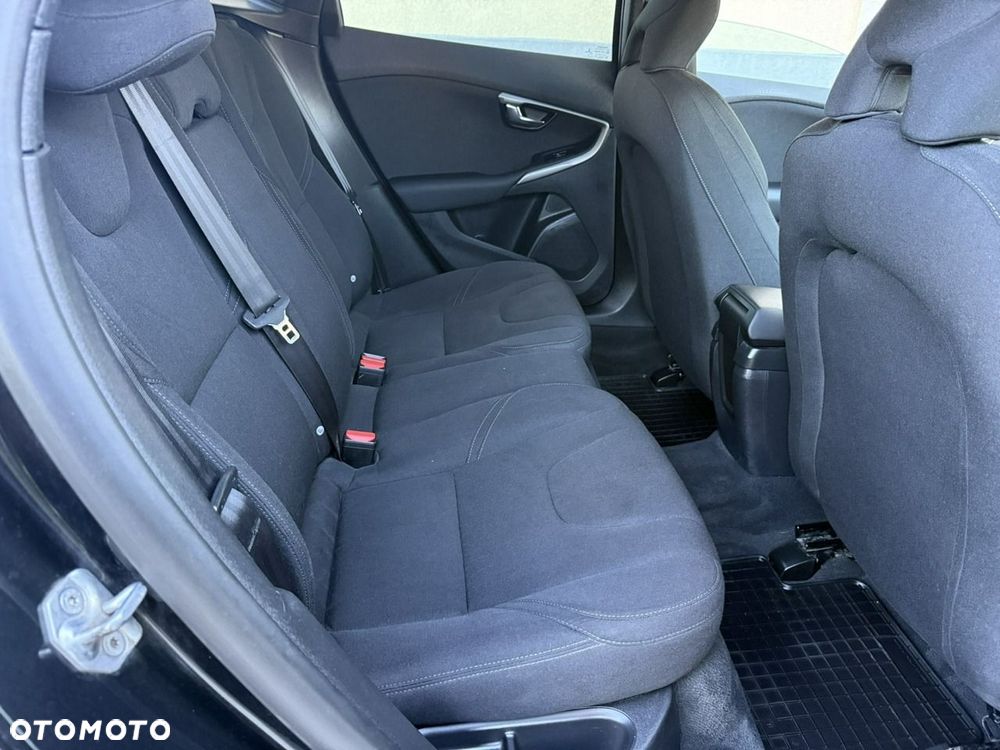 Volvo V40 - 8