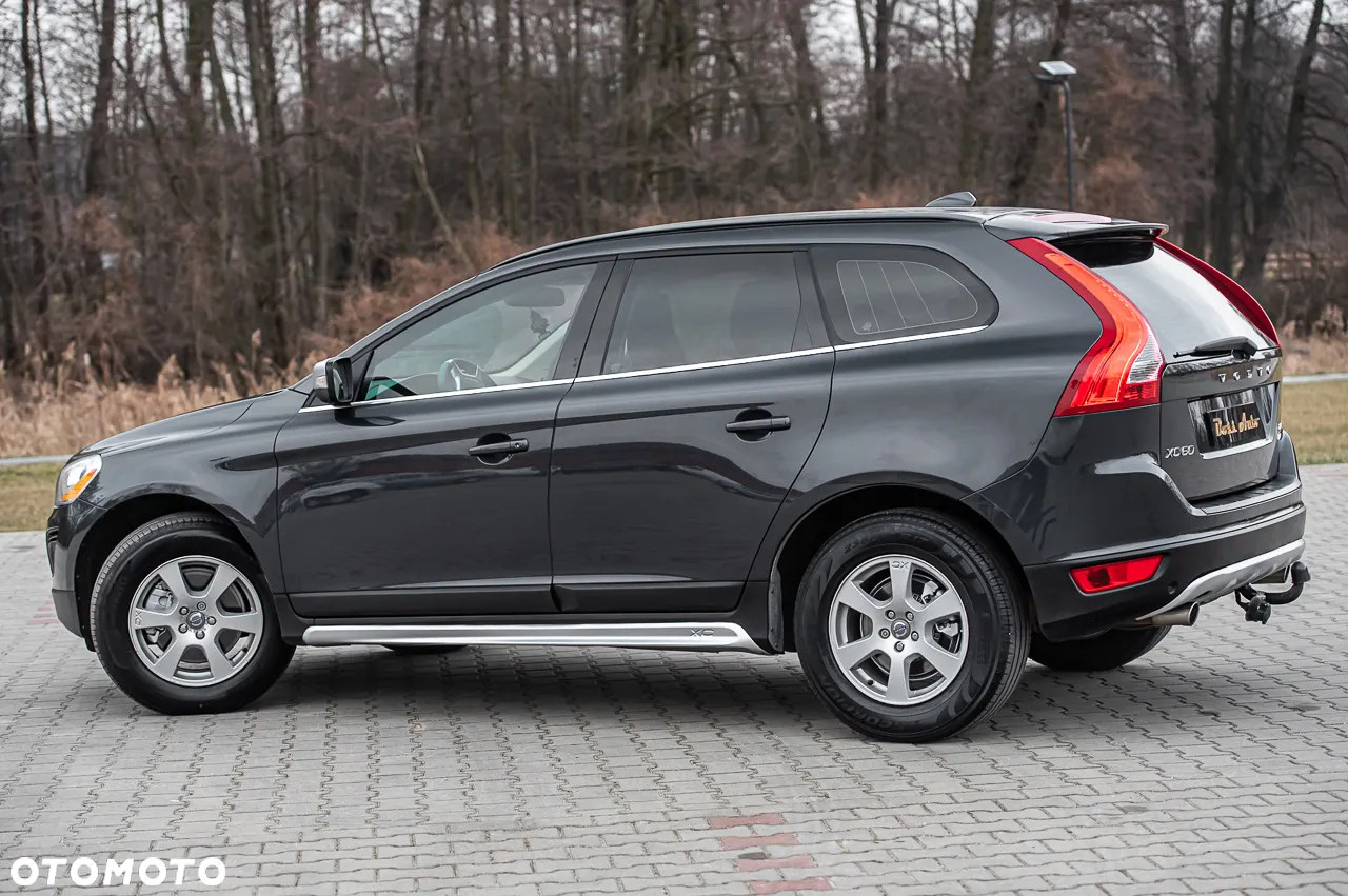 Volvo XC 60 2.4D AWD RDesign - 10