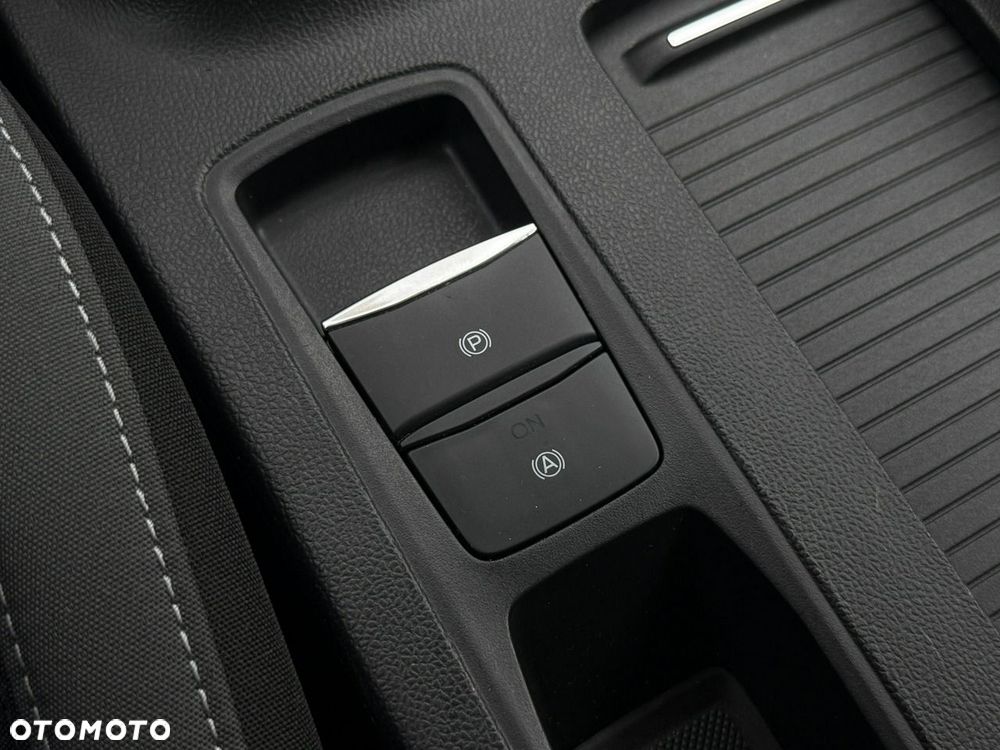 Ford Focus 1.0 EcoBoost Connected - 31