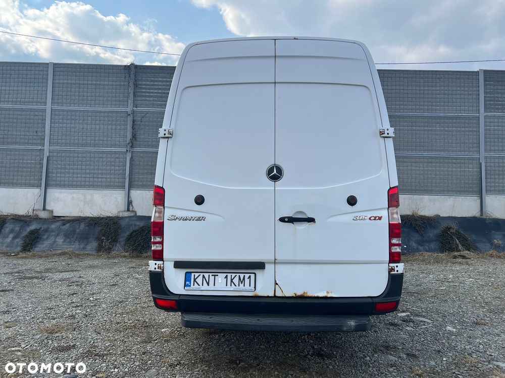 Mercedes-Benz Sprinter - 11