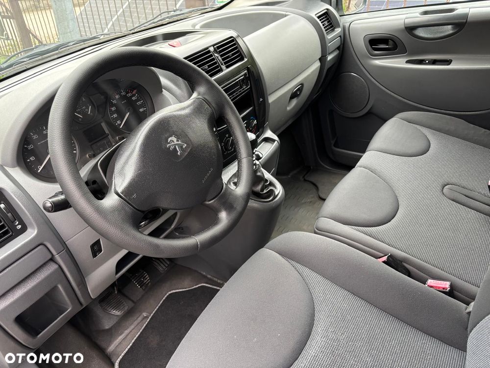 Peugeot Expert - 8