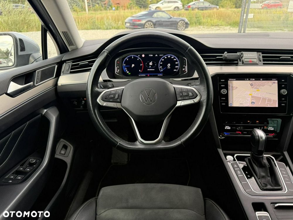 Volkswagen Passat Variant 2.0 TDI Elegance DSG - 26