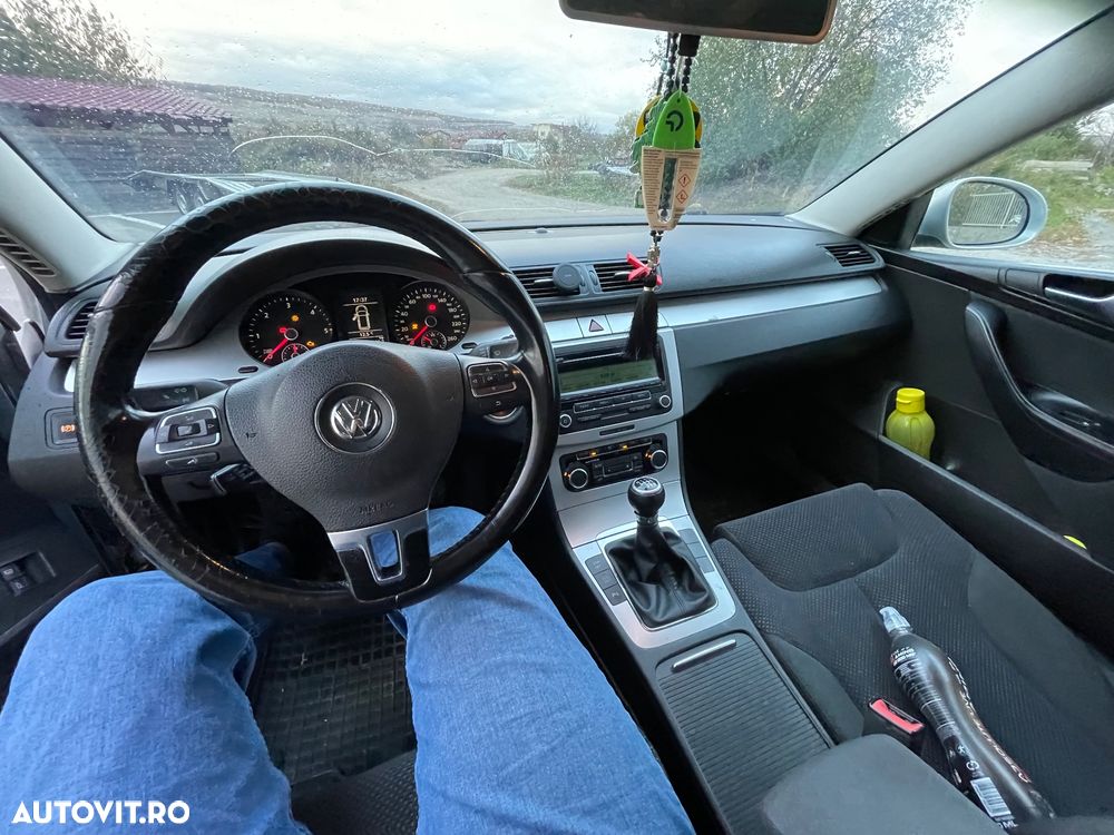 Volkswagen Passat - 8