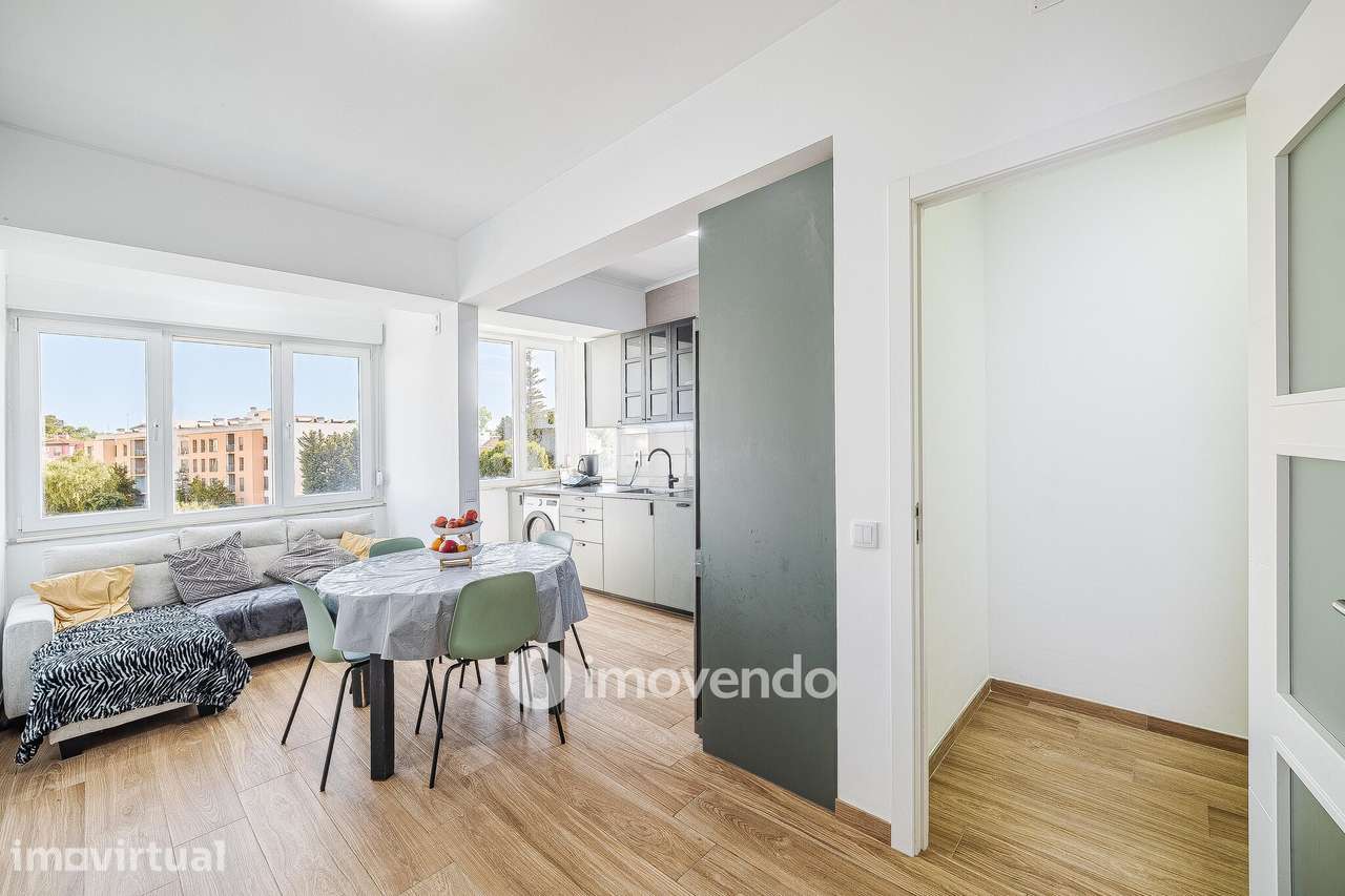 Apartamento T2 remodelado, com cozinha equipada, em Benfica - Grande imagem: 2/36