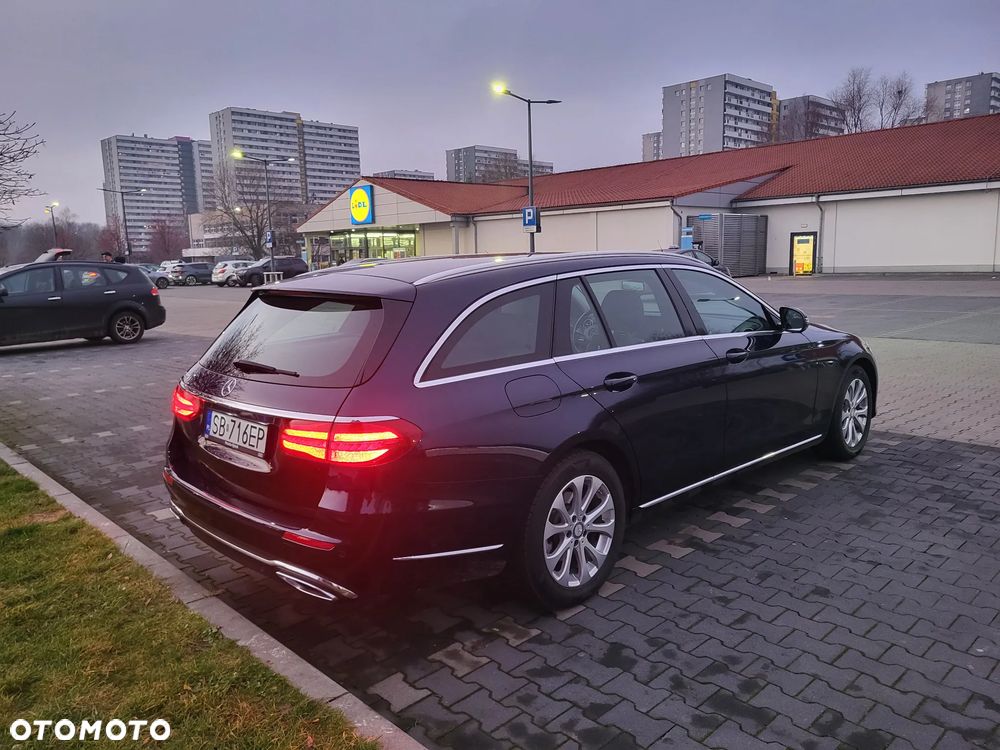 Mercedes-Benz Klasa E 220 d 9G-TRONIC - 4
