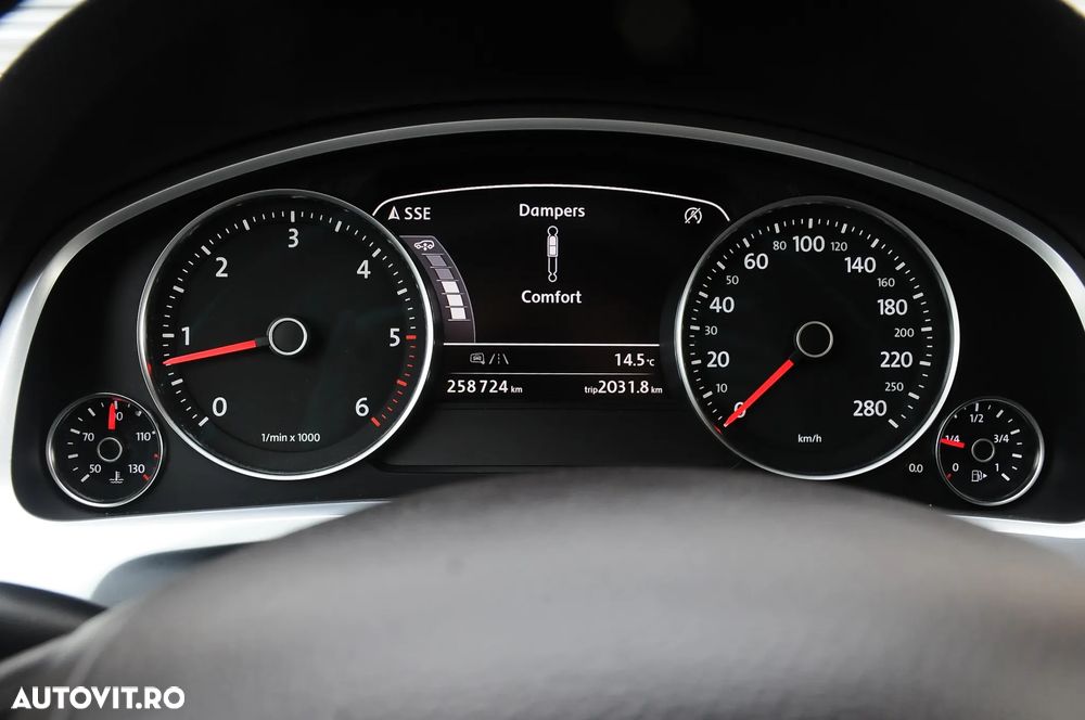 Volkswagen Touareg 3.0 V6 TDI BMT - 11