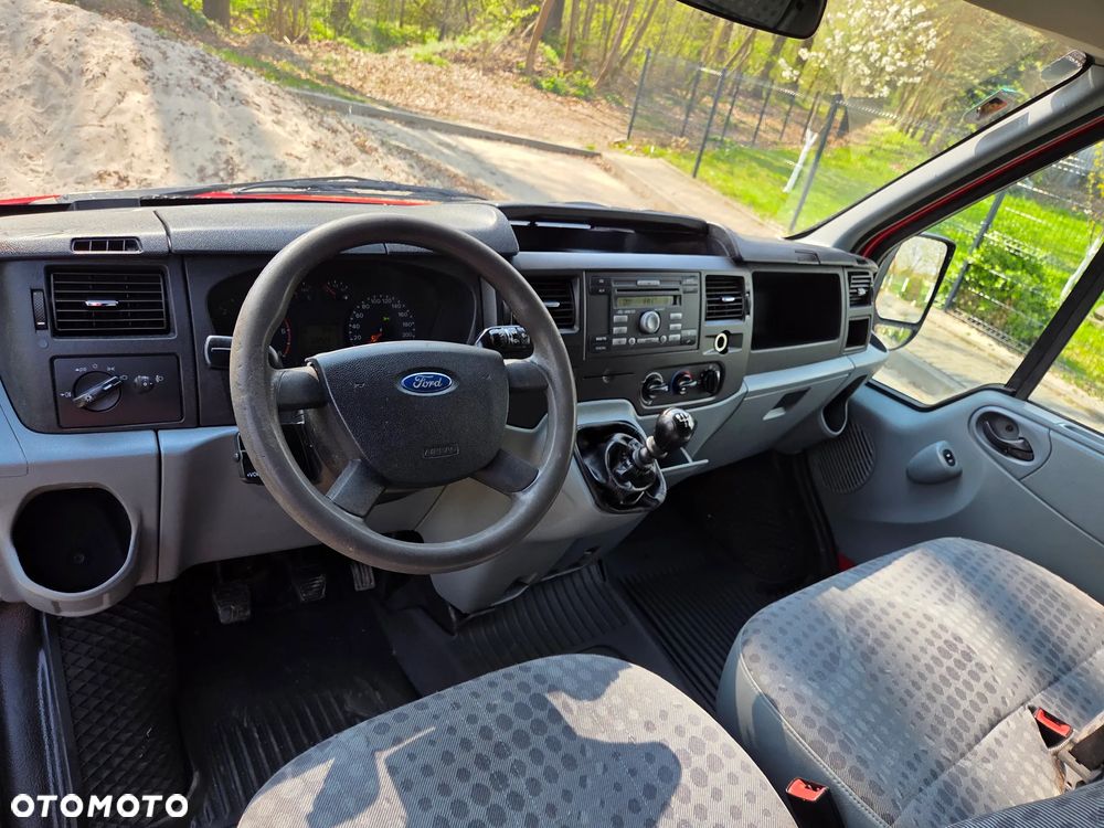 Ford TRANSIT 2,4TDCi - 13