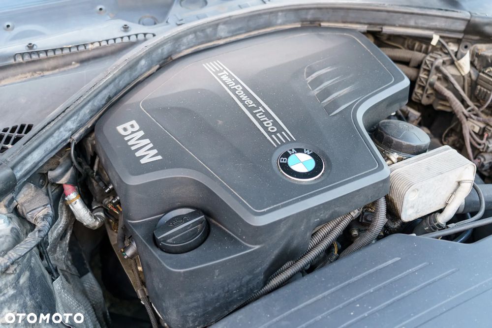 BMW Seria 3 320i - 16