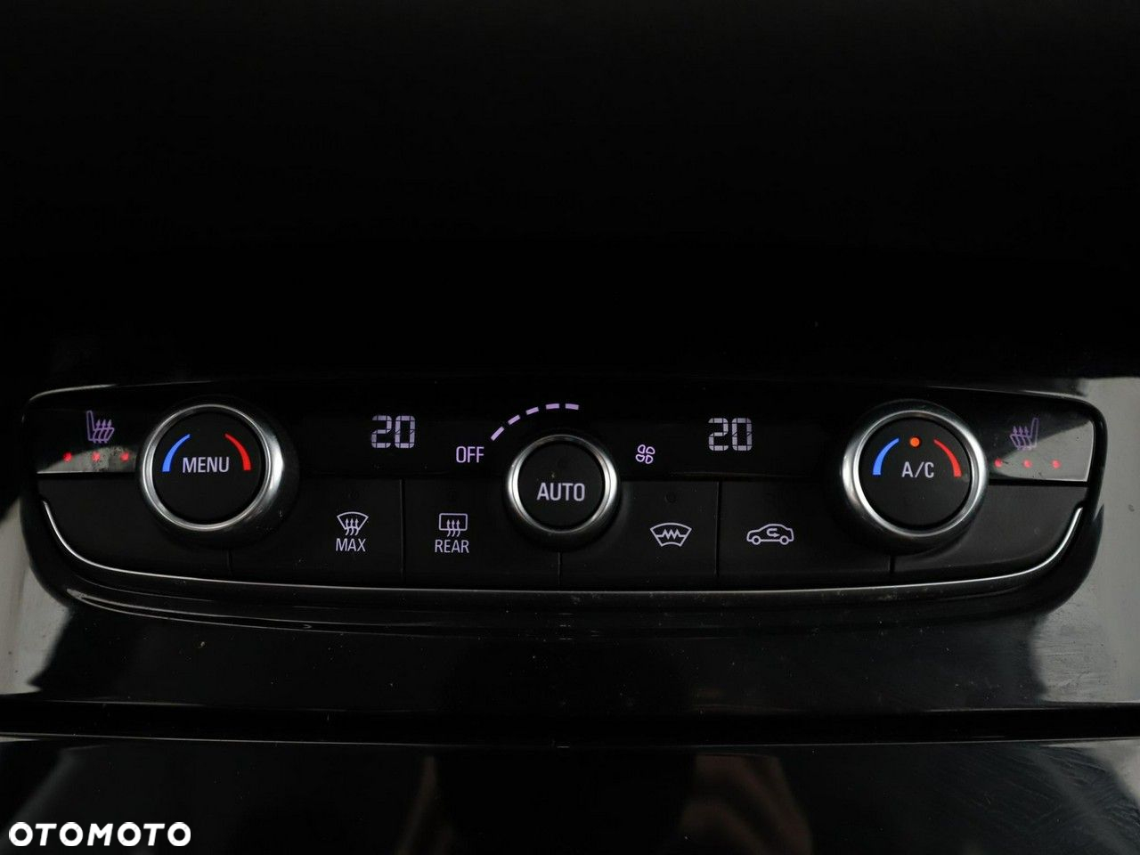 Opel Grandland X 1.2 T GPF Innovation S&S - 28
