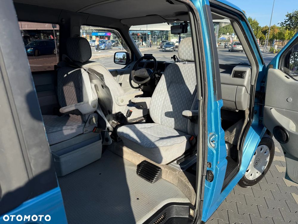 Volkswagen Multivan - 23