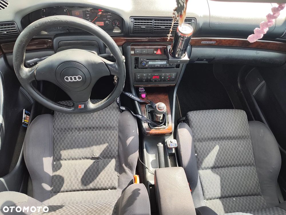 Audi A4 Limousine - 12