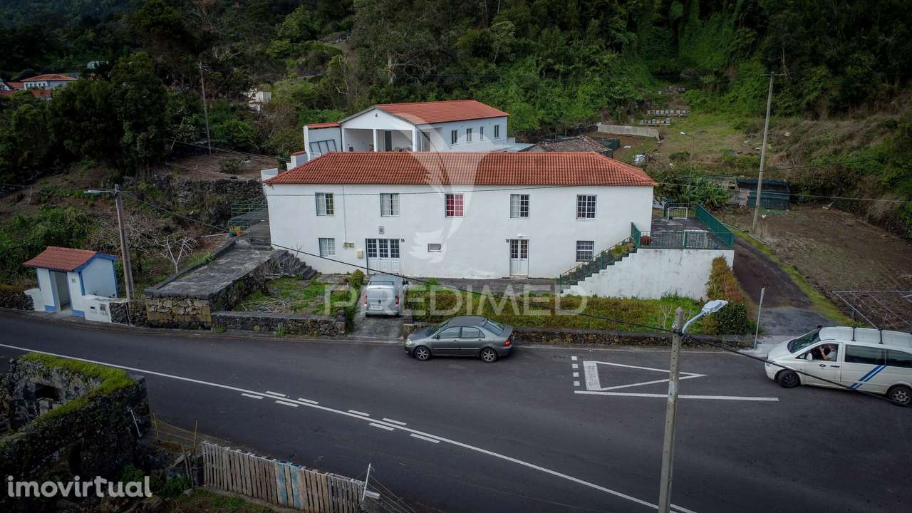 Bloco de 4 Apartamentos com Terreno de 12.232 m² e Ruína – Excelent... - Grande imagem: 2/25