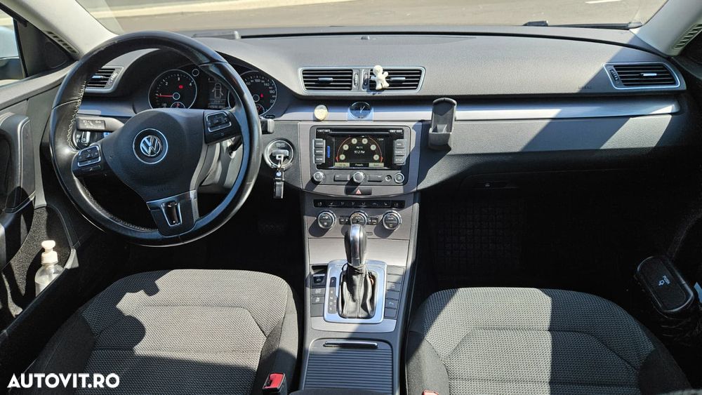 Volkswagen Passat 2.0 TDI BlueMotion Technology DSG Comfortline - 11