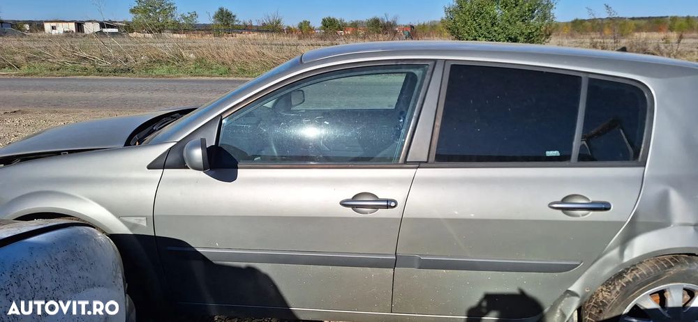 Dezmembrez Renault Megane 2 - 11