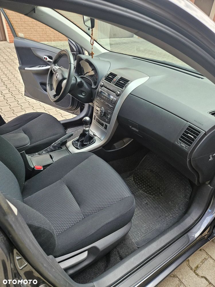 Toyota Corolla 1.6 Luna - 26