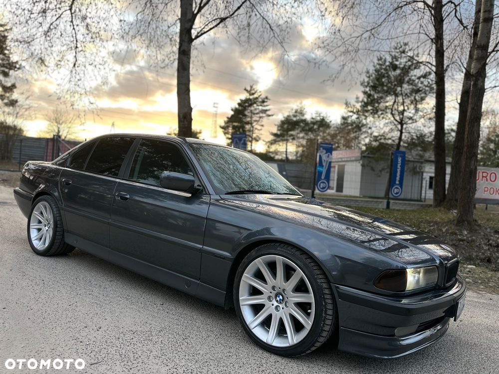 BMW Seria 7 728i - 2