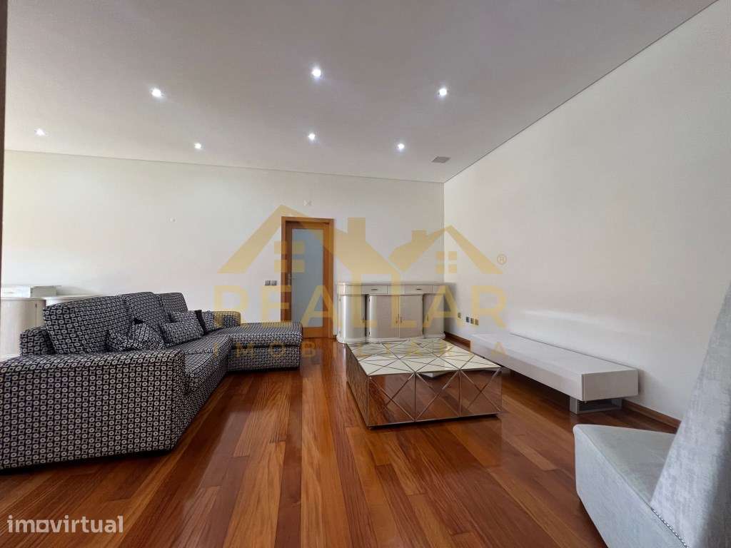 Apartamento T4 inserido em condominio com Piscina na Póvoa de Varzim - Grande imagem: 5/27