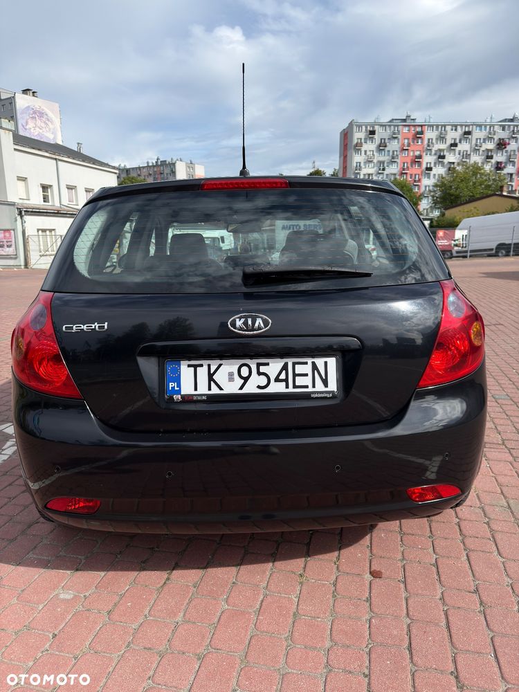 Kia Ceed - 6