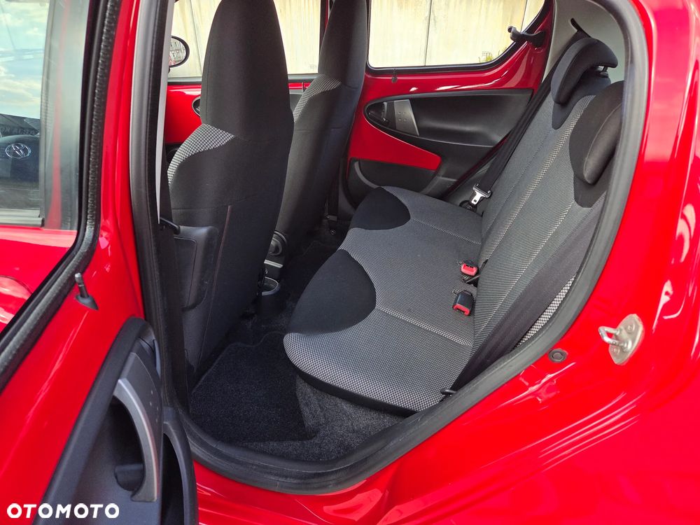 Toyota Aygo CoolRed - 11
