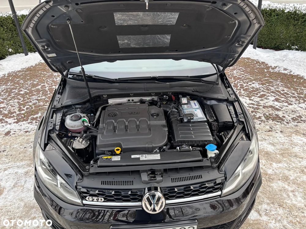 Volkswagen Golf - 21