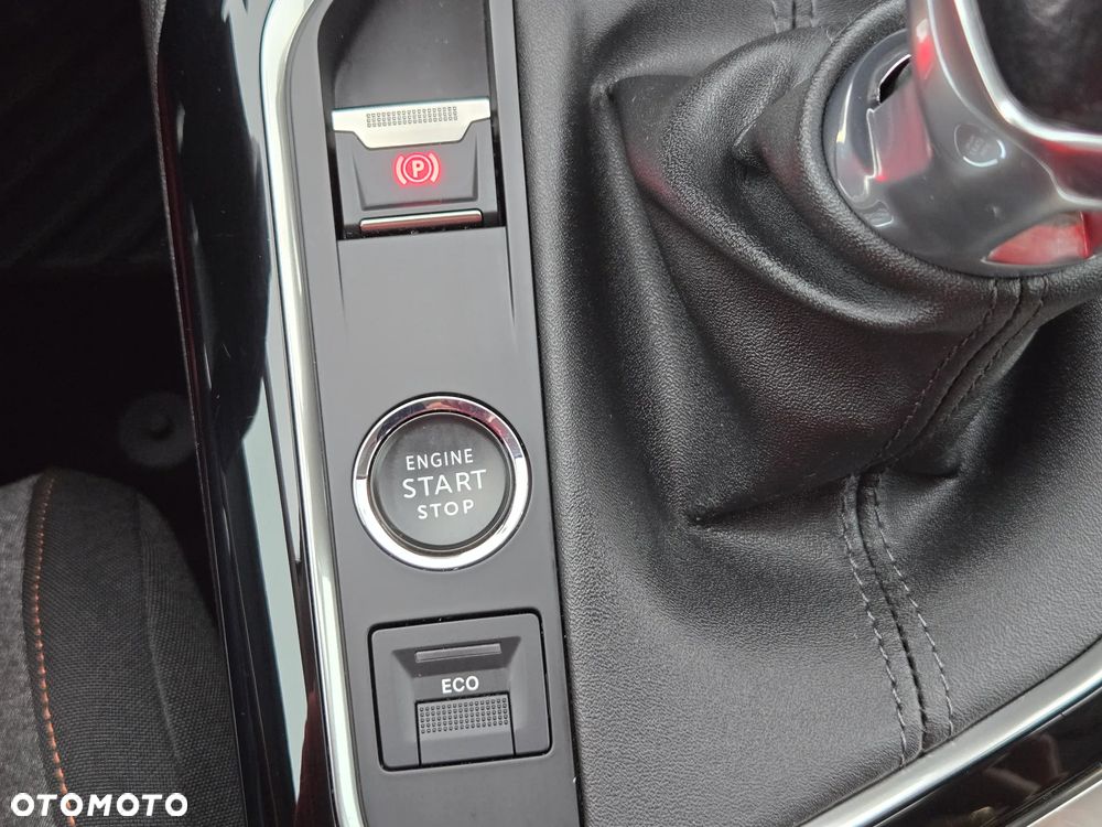 Peugeot 3008 BlueHDi 130 Stop & Start Active Business-Paket - 32