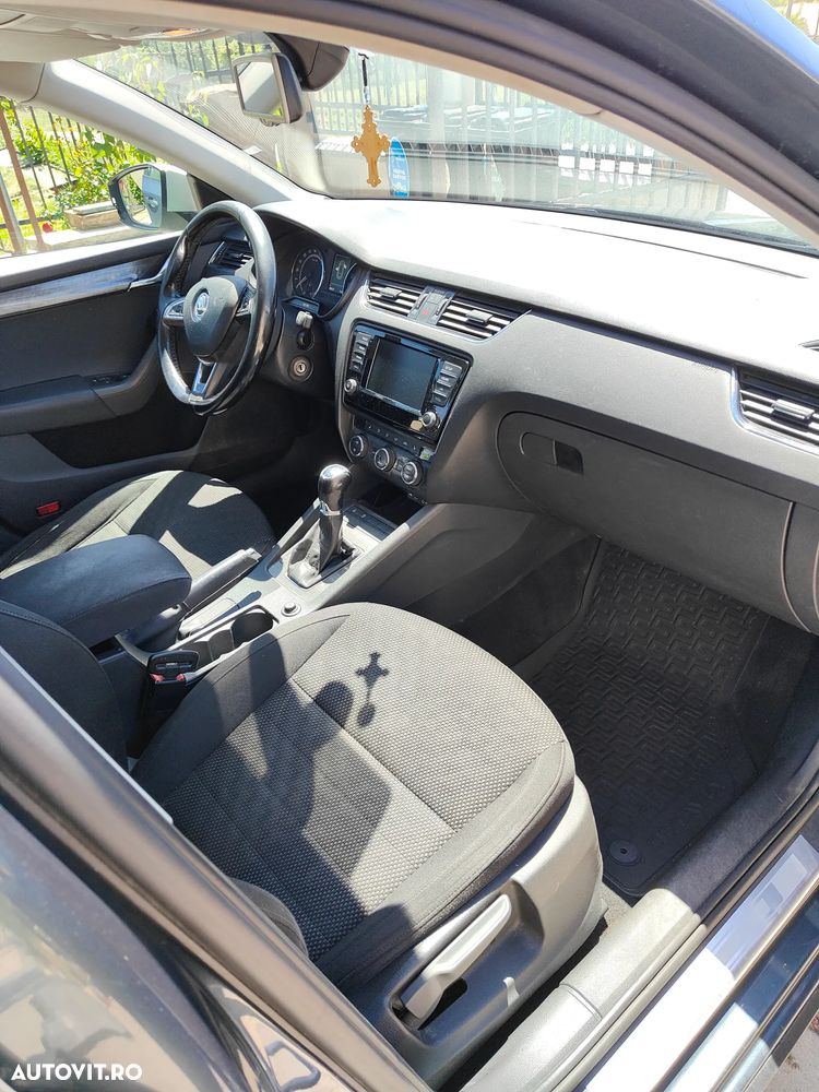 Skoda Octavia 2.0 TDI 4x4 DSG Scout - 16