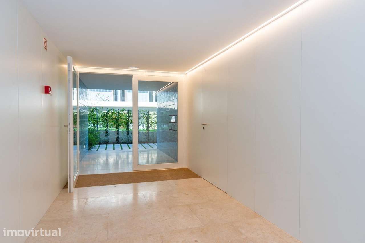Apartamento T2 para arrendar no Condomínio Unique Belém na Rua General - Grande imagem: 3/22