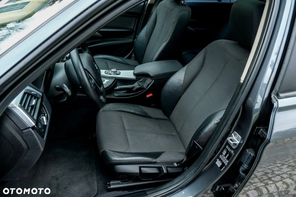 BMW Seria 3 318d Luxury Line - 2