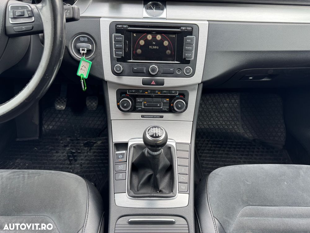 Volkswagen Passat - 8