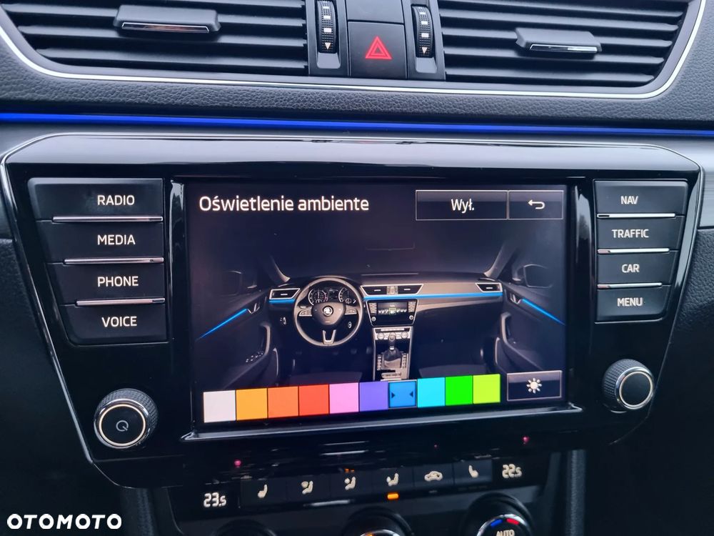 Skoda Superb 2.0 TDI DSG Style - 23