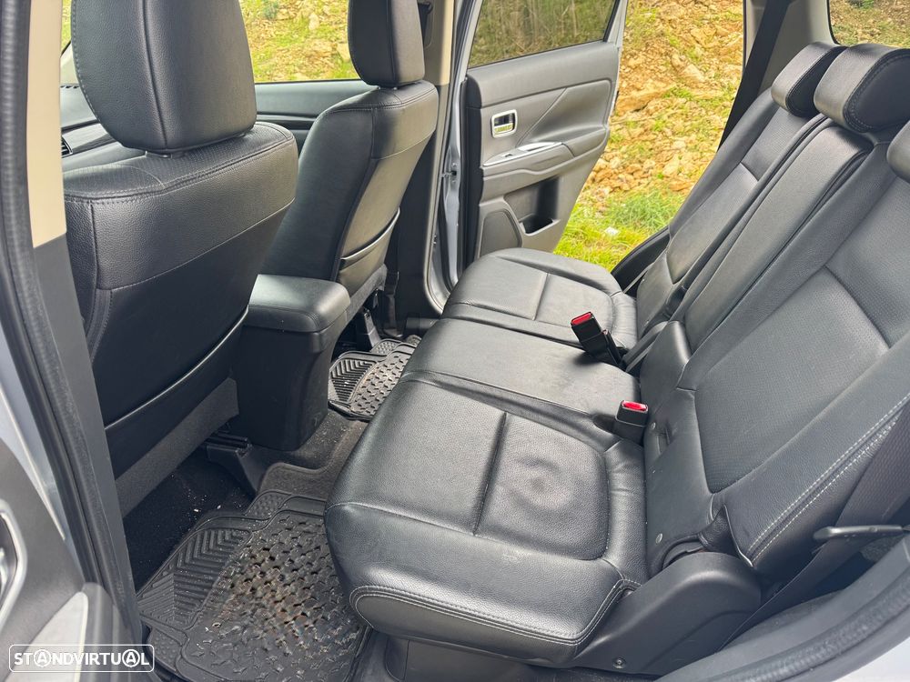 Mitsubishi Outlander 2.2 DI-D Instyle Navi - 18