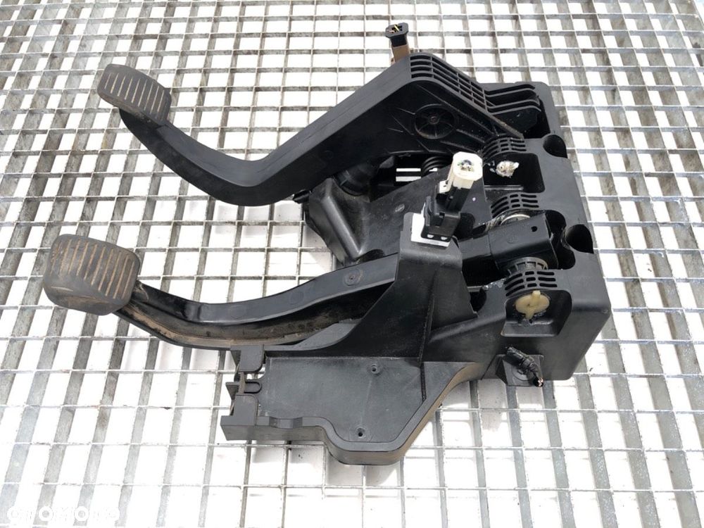 PEDAŁY - 86.00 PLN - FIAT DUCATO Autobus (250_) 2006 - 2022 160 Multijet 3,0 D 115 kW [156 KM] olej - 3