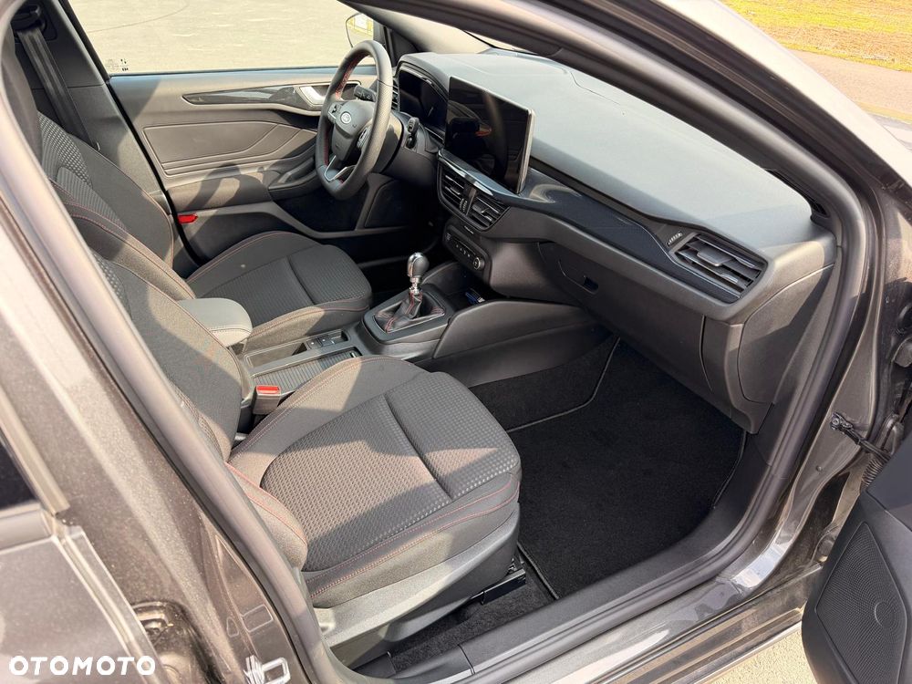 Ford Focus 1.0 EcoBoost Hybrid ST-LINE - 15