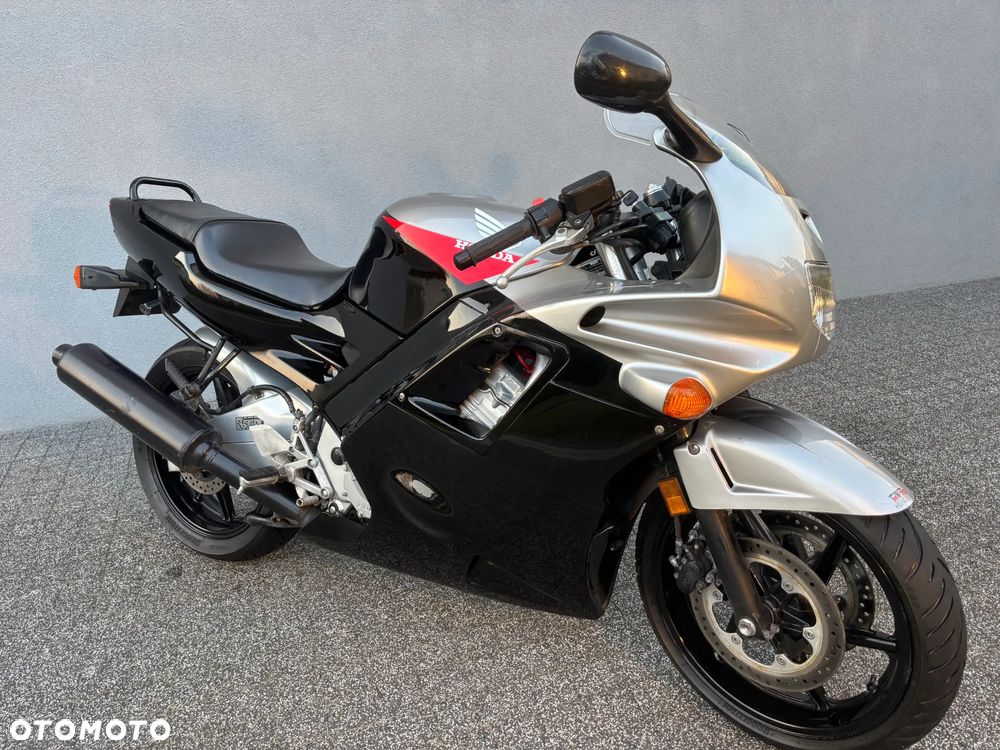 Honda CBR - 3