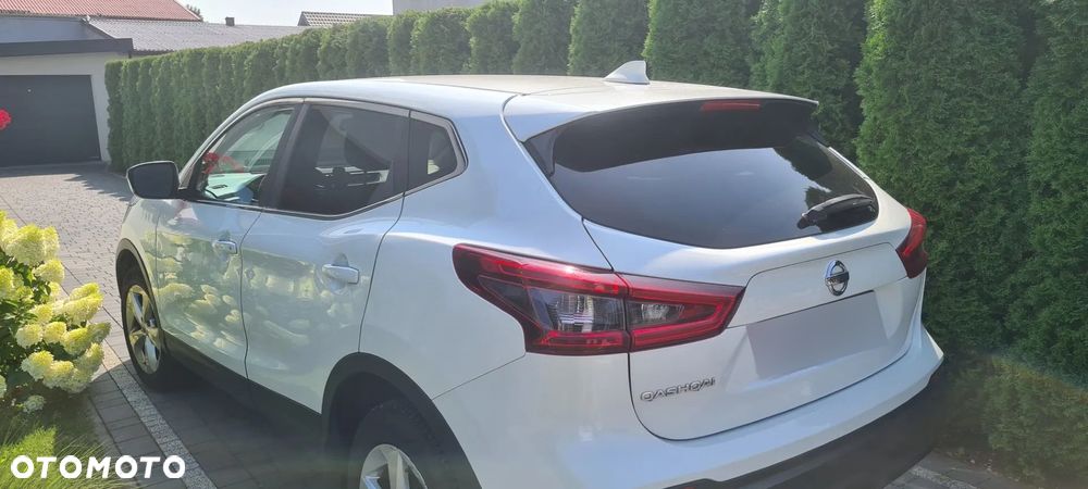 Nissan Qashqai 1.6 DCi Xtronic N-Connecta - 8