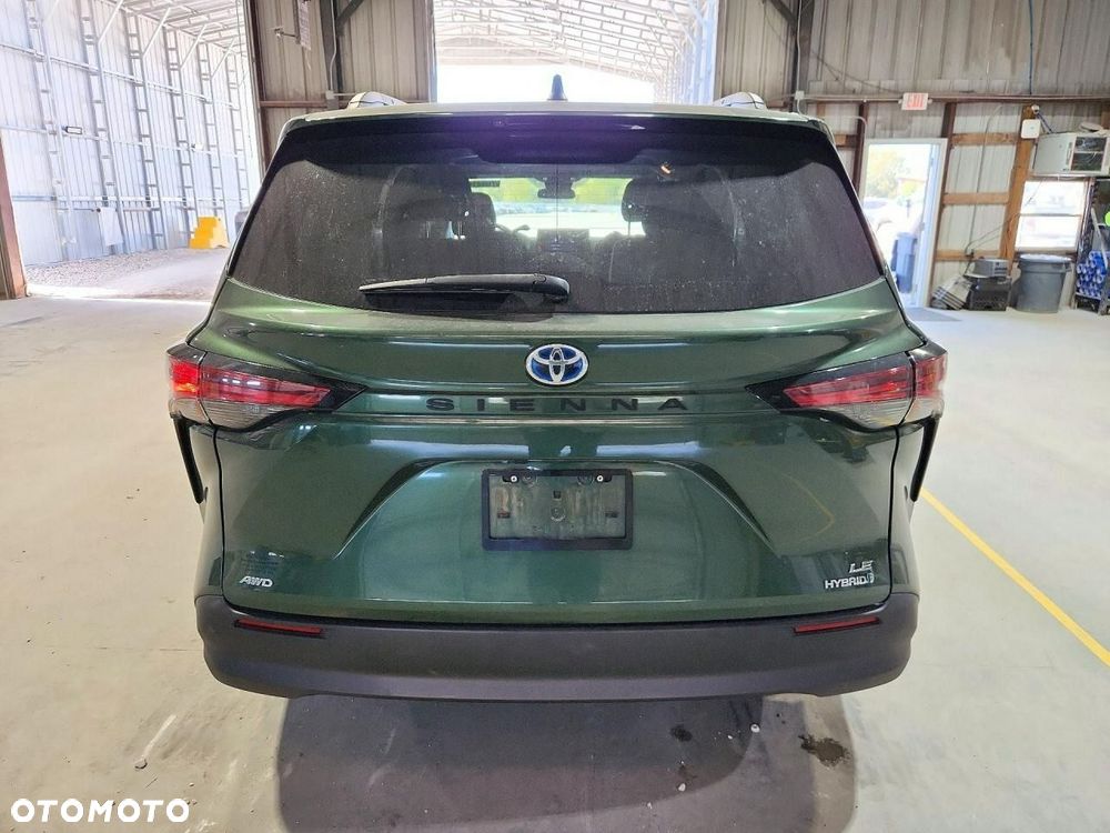 Toyota Sienna - 6