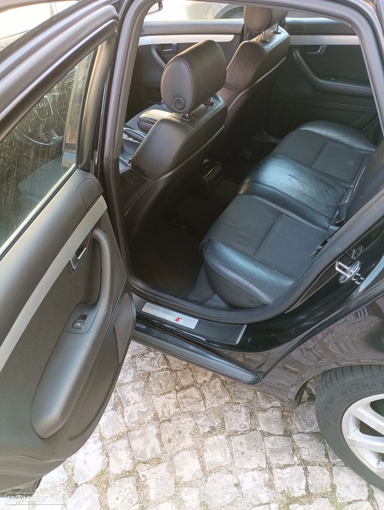 Audi A4 2.0 TDI S-line - 4