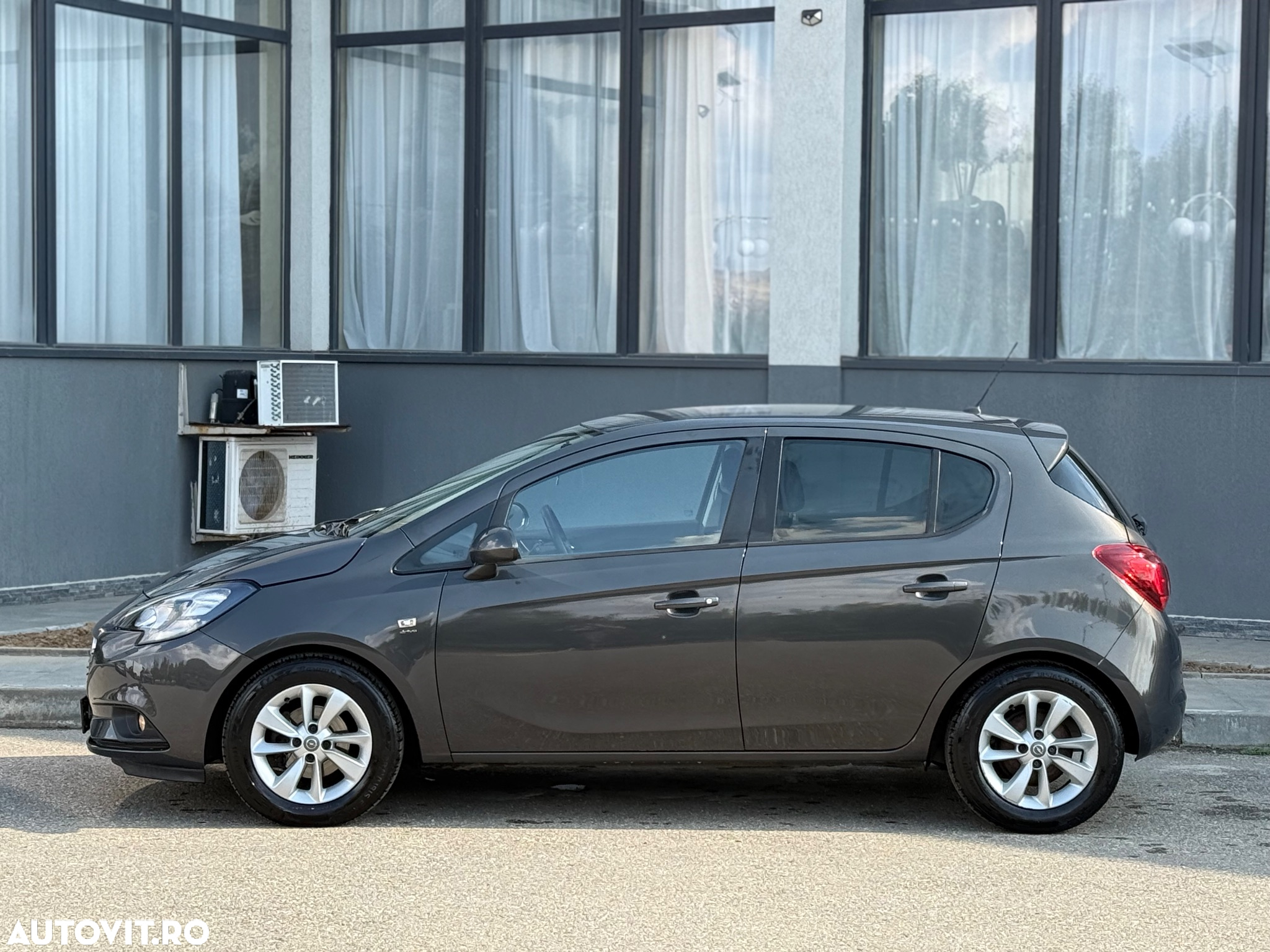 Opel Corsa 1.4 Automatik drive - 2