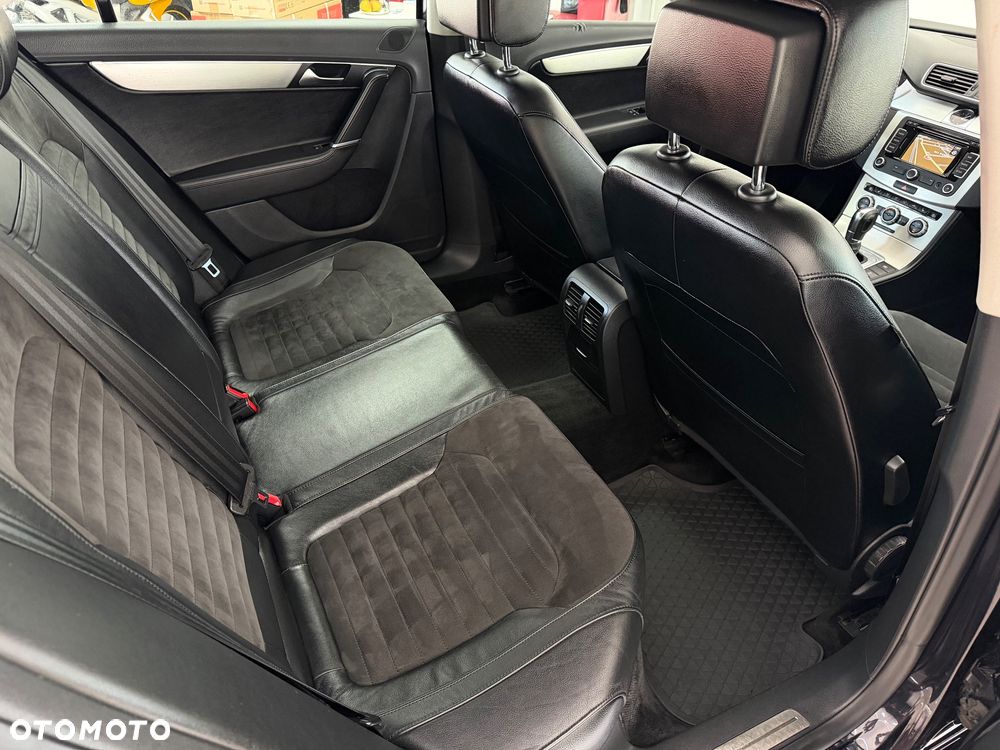 Volkswagen Passat - 13
