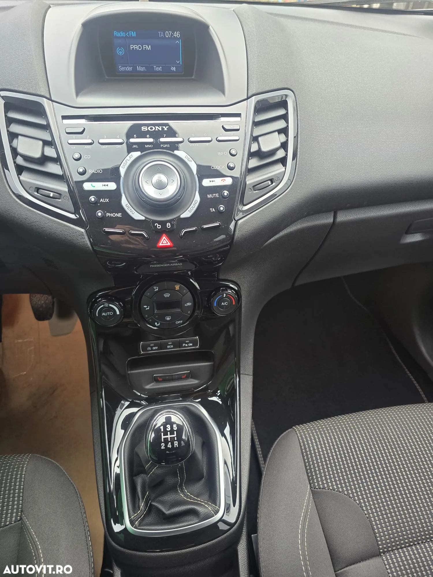 Ford Fiesta 1.0 EcoBoost S&S TITANIUM X - 14