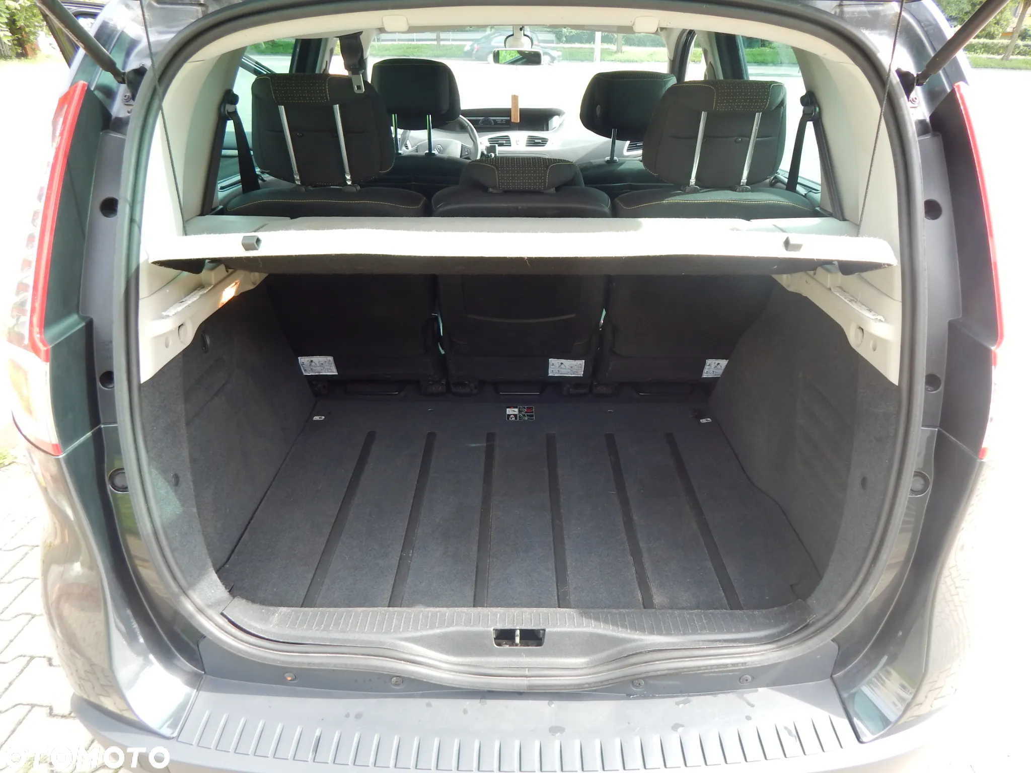 Renault Scenic 1.9 dCi Privilege - 15