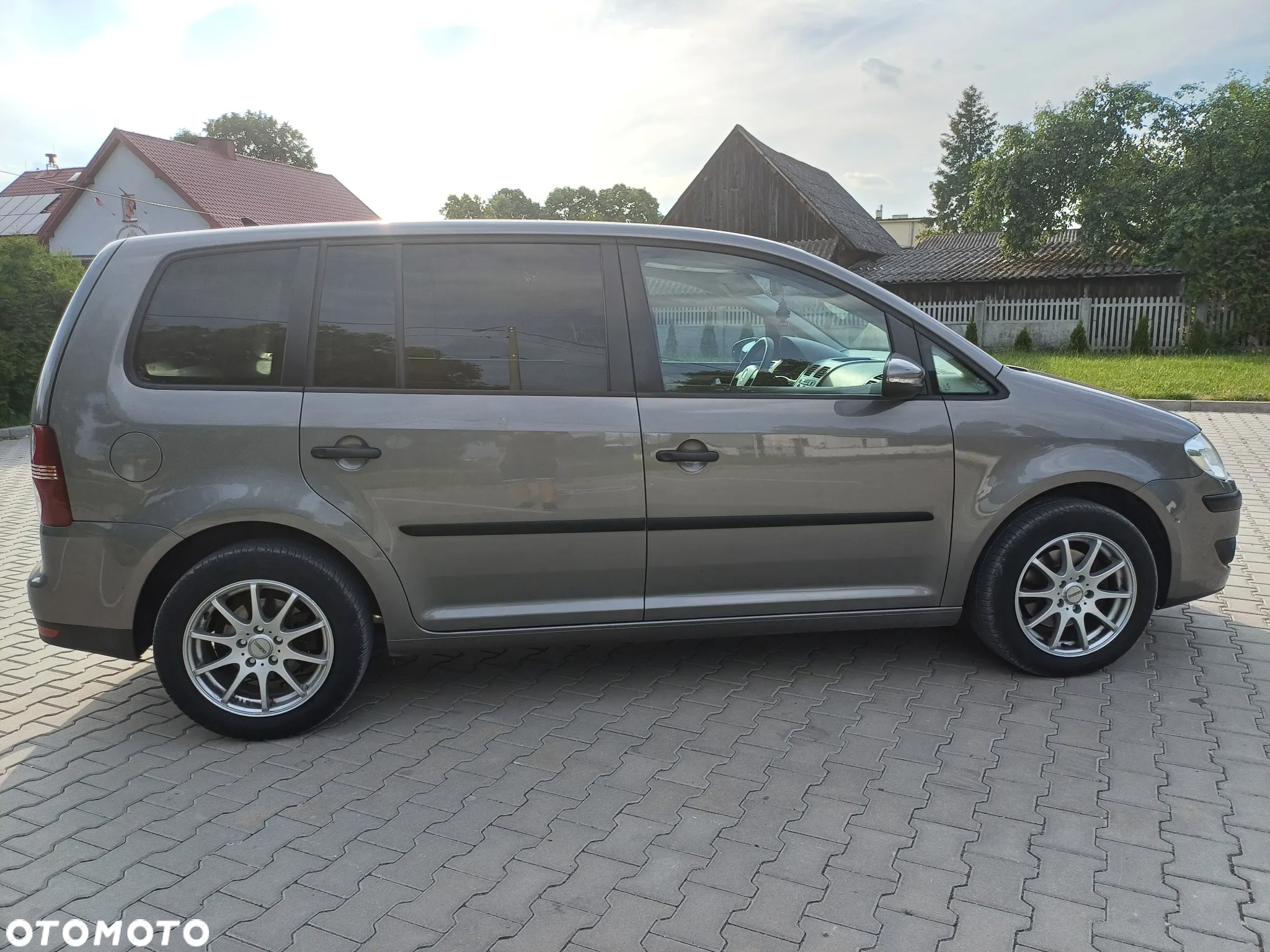 Volkswagen Touran 1.9 TDI DPF Trendline - 6