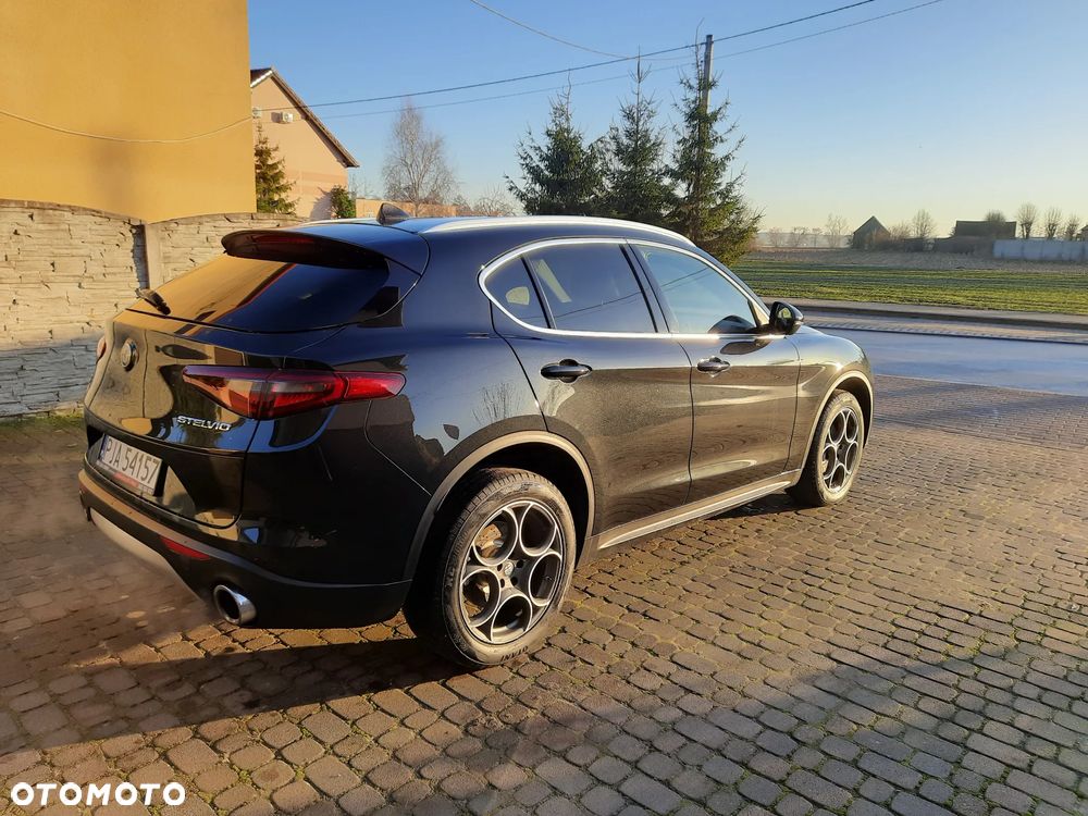 Alfa Romeo Stelvio - 9