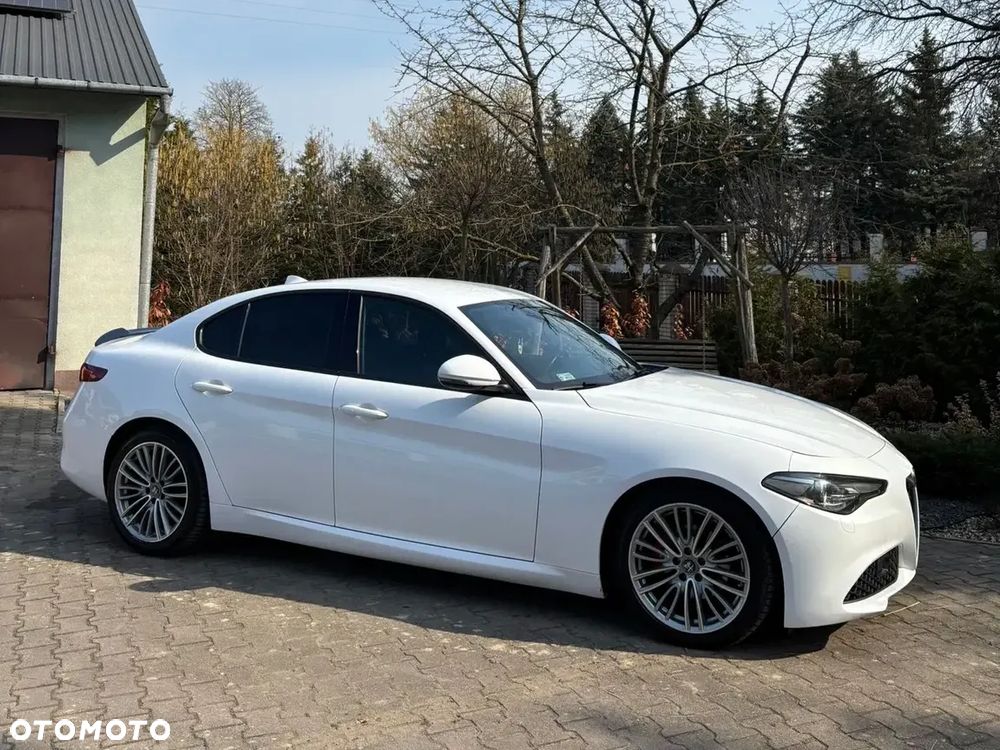 Alfa Romeo Giulia 2.2 AT8 Super - 1