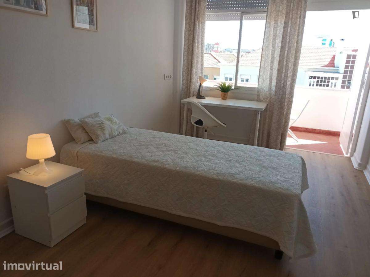 Quarto - localizado em Entrecampos Lisbon - Grande imagem: 5/21