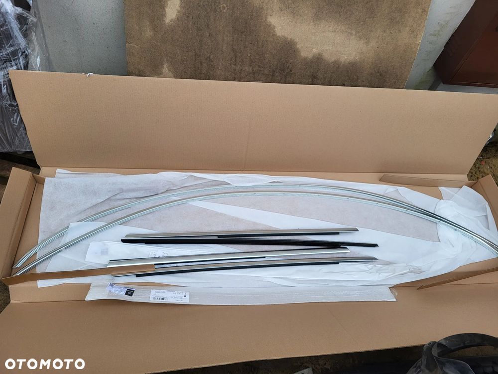 Komplet listew chrom Mercedes Cla w118 6731300 - 2